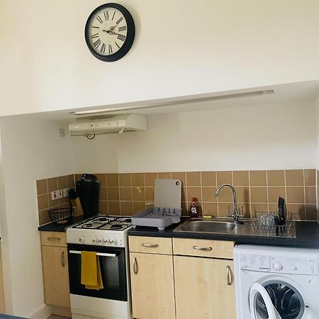 Bustling Western Apartment 런던 외부 사진